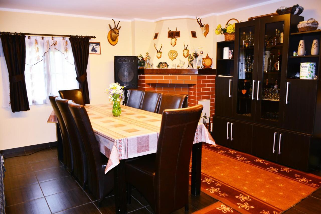 Casuta Lu' Liviu Villa Borsa  Kültér fotó