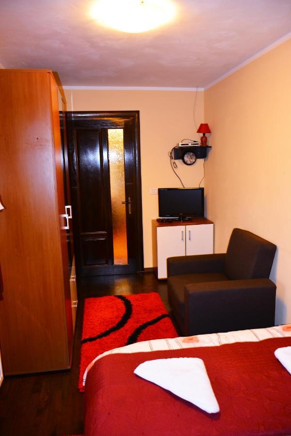 Casuta Lu' Liviu Villa Borsa  Kültér fotó